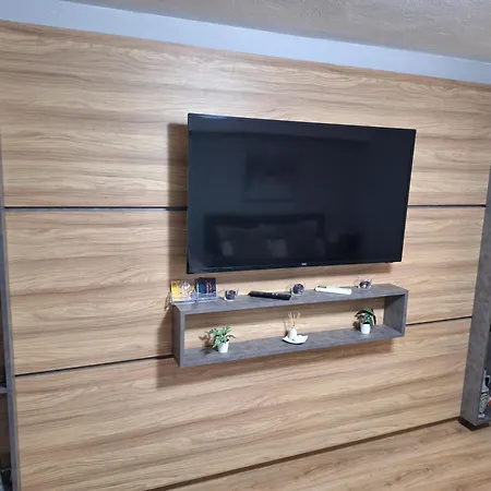 8 Apartman *